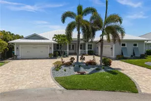 105 SW 52nd St, Cape Coral, FL 33914 - Photo 2