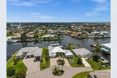 105 SW 52nd St, Cape Coral, FL 33914 - Photo 1