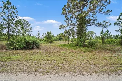 1046 Chandlee St, Lehigh Acres, FL 33974 - Photo 4