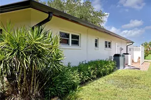 5416 Brandy Cir E, Fort Myers, FL 33919 - Photo 8