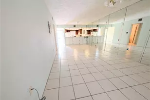 2100 Barkeley Ln, Fort Myers, FL 33907 - Photo 4
