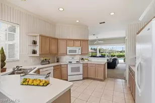 9225 Garden Pointe, Fort Myers, FL 33908 - Photo 12