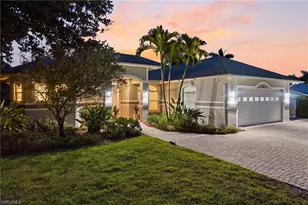 326 Cypress Way W, Naples, FL 34110 - Photo 2
