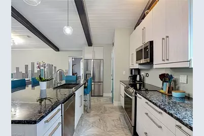 6284 Scott Ln, Fort Myers, FL 33966 - Photo 10