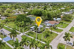 11901 McGregor Blvd, Fort Myers, FL 33919 - Photo 4