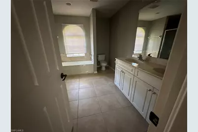 3025 SW 4th Pl, Cape Coral, FL 33914 - Photo 10
