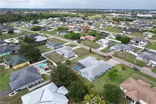 469 NE 1st Pl, Cape Coral, FL 33909 - Photo 34