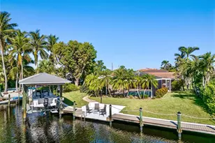 392 Snow Dr, Fort Myers, FL 33919 - Photo 2