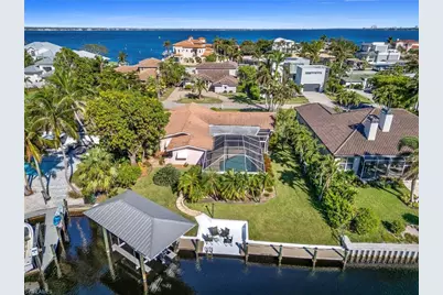 392 Snow Dr, Fort Myers, FL 33919 - Photo 4
