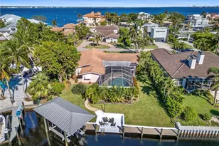 392 Snow Dr, Fort Myers, FL 33919 - Photo 4