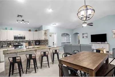 1019 NW 9th St, Cape Coral, FL 33993 - Photo 14