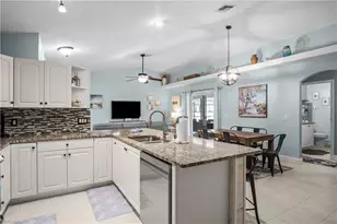 1019 NW 9th St, Cape Coral, FL 33993 - Photo 12