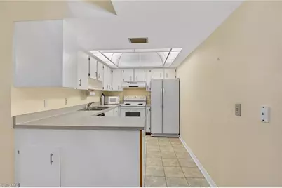12481 McGregor Blvd #17, Fort Myers, FL 33919 - Photo 16