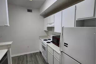 6321 Aragon Way, Fort Myers, FL 33966 - Photo 2