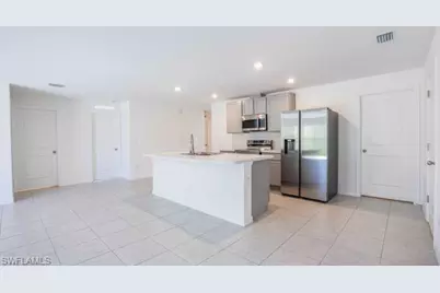 2710 NE 6th Pl, Cape Coral, FL 33909 - Photo 18