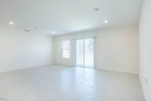 2710 NE 6th Pl, Cape Coral, FL 33909 - Photo 22