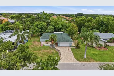 1431 Dubonnet Ct, Fort Myers, FL 33919 - Photo 4