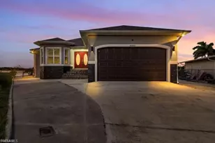 4885 E Riverside Dr, Fort Myers, FL 33905 - Photo 2