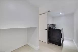 4047 Sandlewood Ln, Fort Myers, FL 33907 - Photo 18