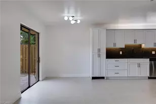 4047 Sandlewood Ln, Fort Myers, FL 33907 - Photo 6