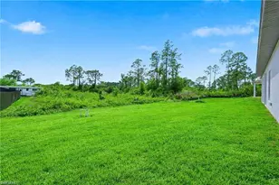 1018 Kent St E, Lehigh Acres, FL 33974 - Photo 34
