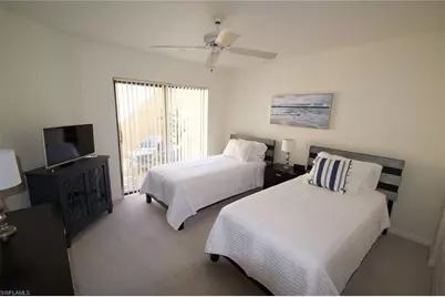 547 Beachwalk Cir, Naples, FL 34108 - Photo 12