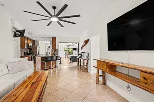 618 SE 11th Pl, Cape Coral, FL 33990 - Photo 16