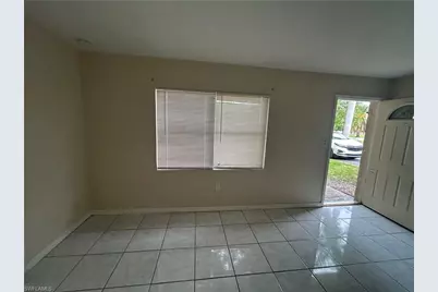319 Montgomery Ave, Fort Myers, FL 33905 - Photo 2