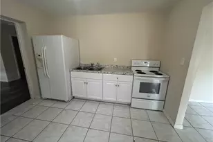 319 Montgomery Ave, Fort Myers, FL 33905 - Photo 4