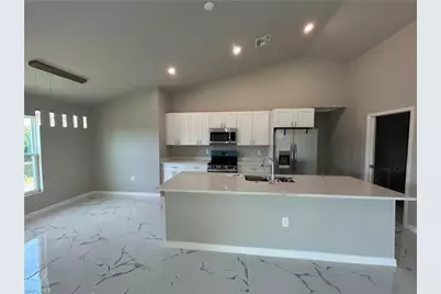 3610 NE 9th Pl, Cape Coral, FL 33909 - Photo 2