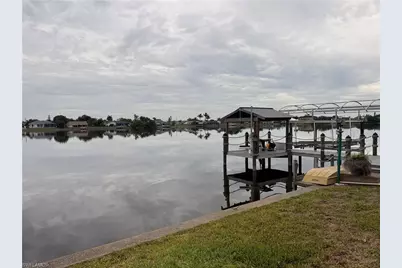247 SE 6th St, Cape Coral, FL 33990 - Photo 4