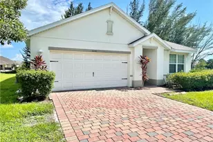 604 SW 26th St, Cape Coral, FL 33914 - Photo 2