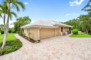 8160 Glenfinnan Cir, Fort Myers, FL 33912 - Photo 2