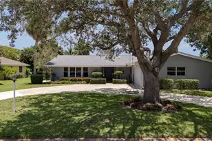 1347 Oaklawn Ct, Fort Myers, FL 33919 - Photo 1