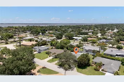 1347 Oaklawn Ct, Fort Myers, FL 33919 - Photo 32