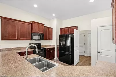 1006 NE 33rd St, Cape Coral, FL 33909 - Photo 10