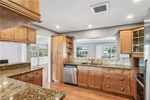 2206 SE 10th Pl, Cape Coral, FL 33990 - Photo 12