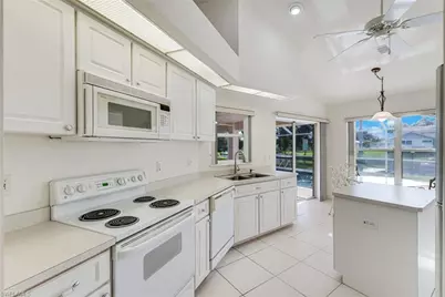 615 SE 19th Ct, Cape Coral, FL 33990 - Photo 18