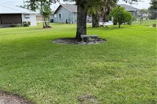 1235 Shelby Pkwy, Cape Coral, FL 33904 - Photo 26
