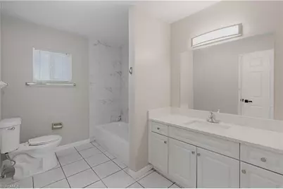 2927 SE 15th Pl #4, Cape Coral, FL 33904 - Photo 4