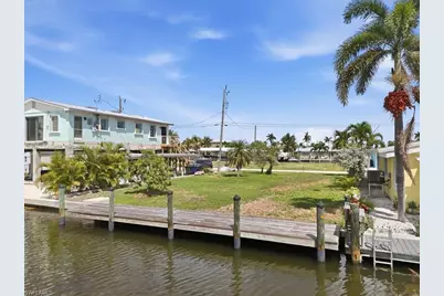 2609 Bayshore Dr, Matlacha, FL 33993 - Photo 2