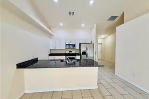 1044 NE 8th Pl, Cape Coral, FL 33909 - Photo 8