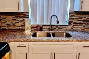 712 SE 47th St, Cape Coral, FL 33904 - Photo 4