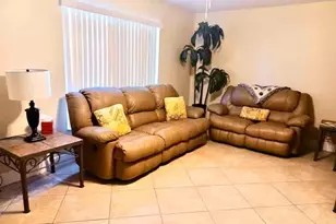 712 SE 47th St, Cape Coral, FL 33904 - Photo 2
