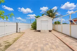 507 Diplomat Pkwy E, Cape Coral, FL 33909 - Photo 38