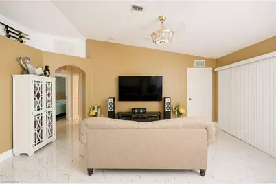507 Diplomat Pkwy E, Cape Coral, FL 33909 - Photo 10