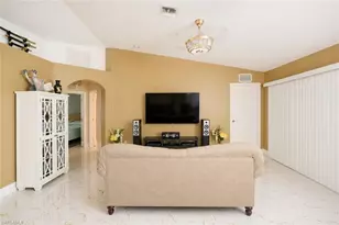 507 Diplomat Pkwy E, Cape Coral, FL 33909 - Photo 10