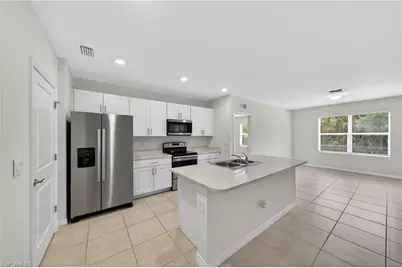 18546 Marlin Kite Ln, North Fort Myers, FL 33917 - Photo 2