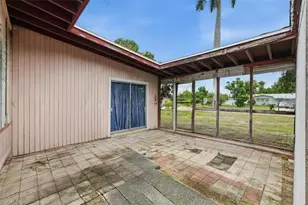 2124 Sunrise Blvd, Fort Myers, FL 33907 - Photo 2