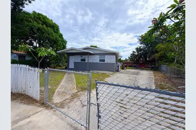 1759 Aquarius Ct, Fort Myers, FL 33916 - Photo 2